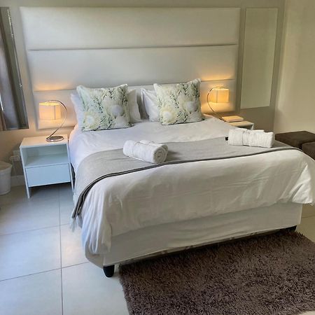 The Cottage On Cordia 2 Bedroom Self Catering 2Km From Umhlanga Beach Durban Esterno foto