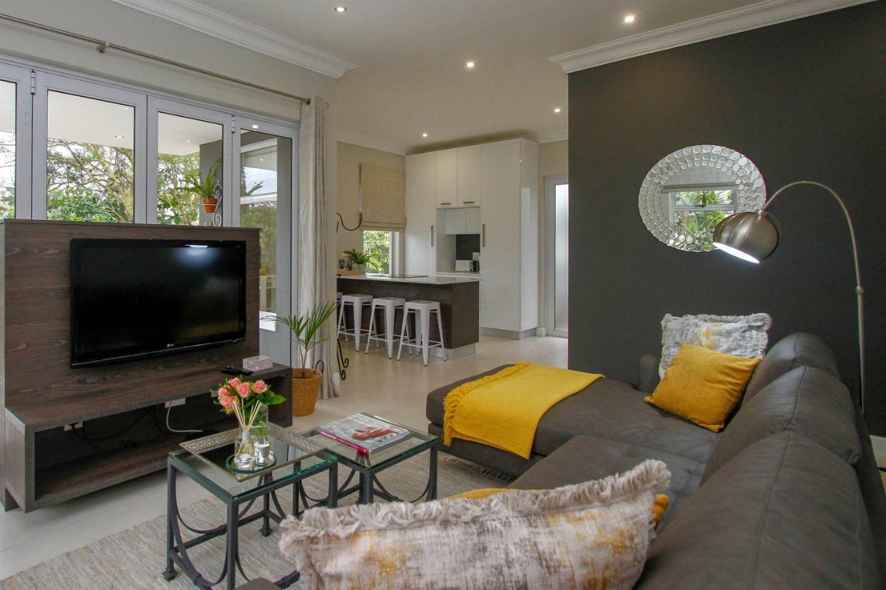 The Cottage On Cordia 2 Bedroom Self Catering 2Km From Umhlanga Beach Durban Esterno foto