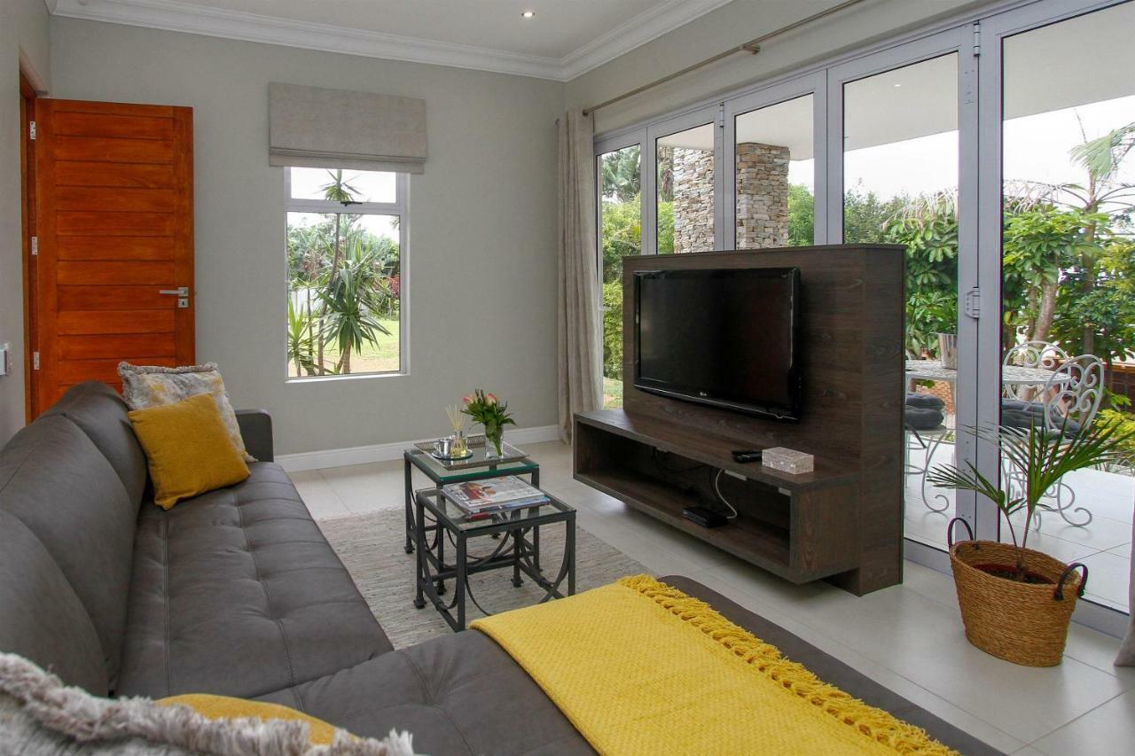 The Cottage On Cordia 2 Bedroom Self Catering 2Km From Umhlanga Beach Durban Esterno foto